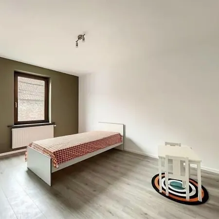 Rue Isaac 15 B Apartment